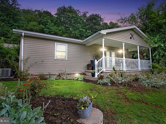 2nd image of 207 Creek Rd