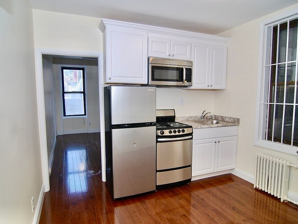 1st image of 52 Carmine St APT 10