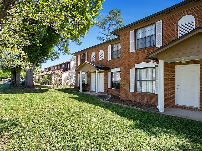 2721 Gray Fox Ln — Photo 2