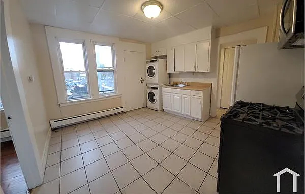 185 Cowles St #2 — Photo 1