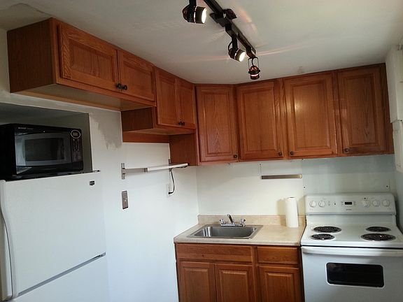 Kitchen showing new cabinets