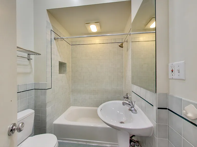 2707 Sacramento St #1 — Photo 8