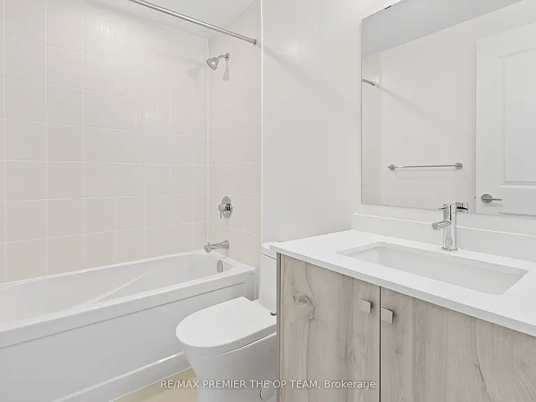 10 Gatineau Dr #817 — Photo 2
