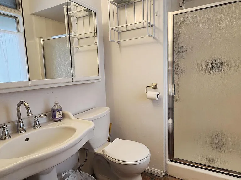 682 Carlo Dr — Photo 11