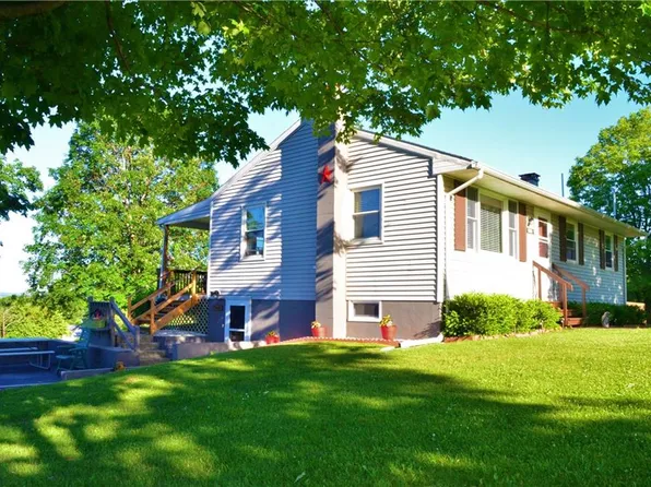 1305 Anthony Rd, Penn Yan, NY 14527