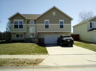 15425 Mormon St, Bennington, NE 68007