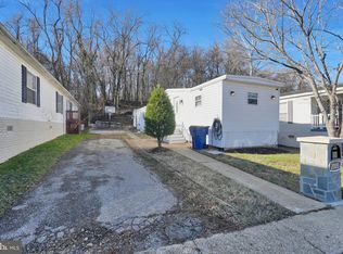 2005 Elmwood Park Dr, Capitol Heights, MD 20743