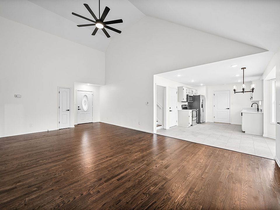 1st image of 270 Harold Dr