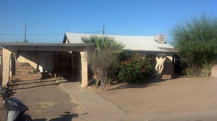 2710 E Pueblo