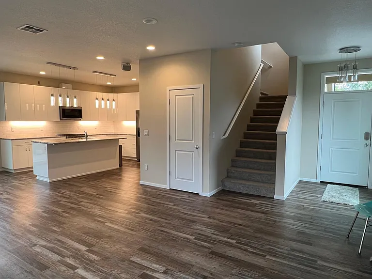 3115 Lewis Ave — Photo 6
