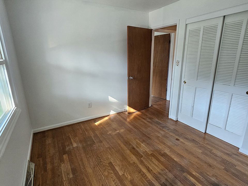 1st image of 21386 Williams Dr #3