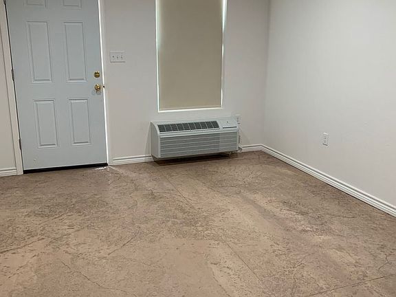 3rd image of 308 N Mesquite St #D