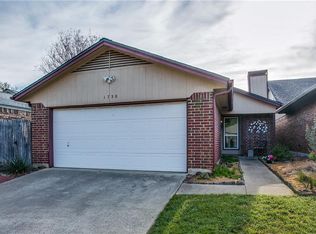 1720 Red Bud Ln, Euless, TX 76039