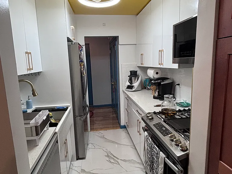 348 Central Park Ave #C16 — Photo 5