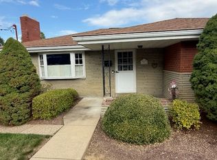 201 Orchard Park Dr, Bethel Park, PA 15102