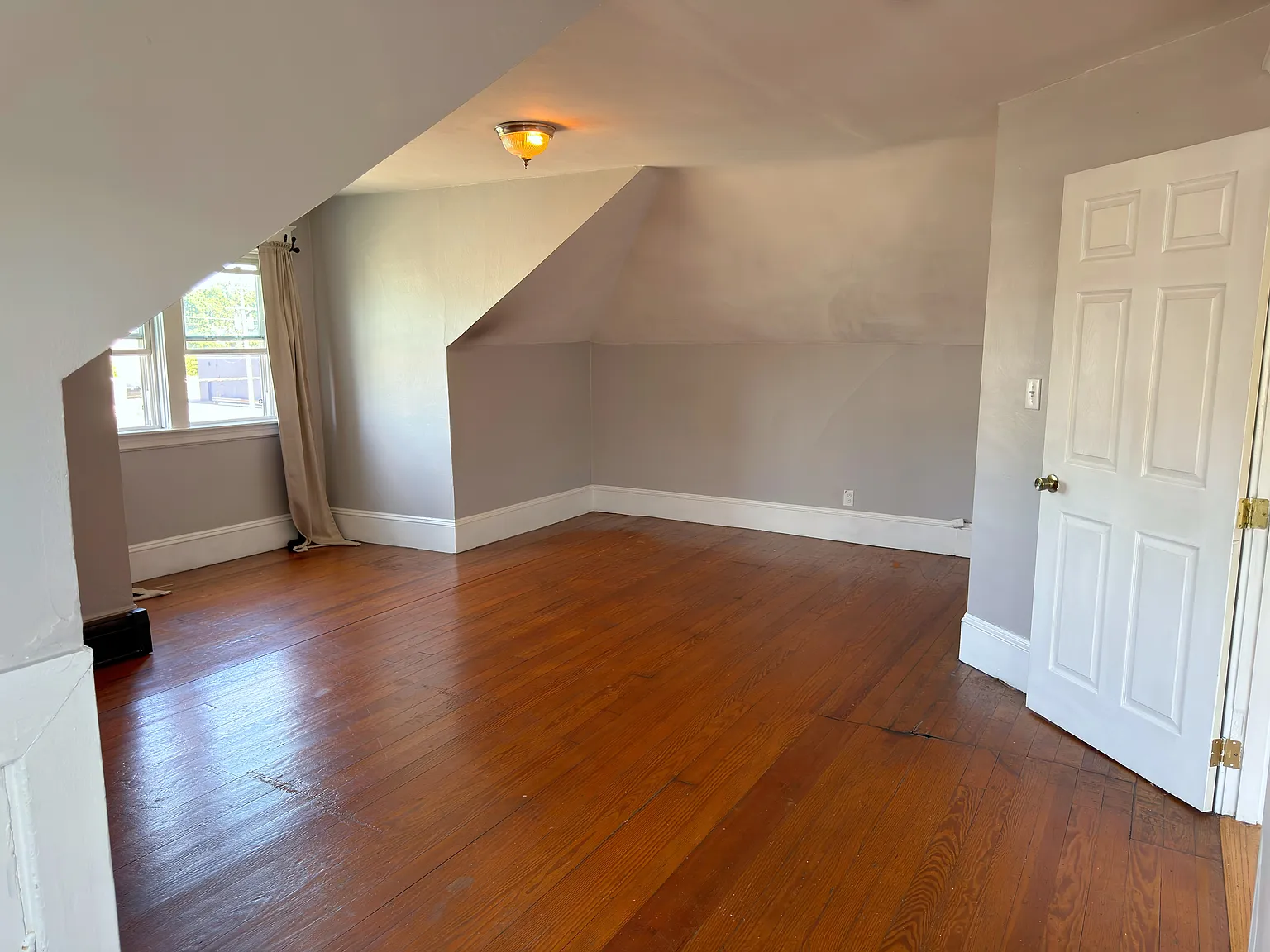 618 Reservoir Ave — Photo 4