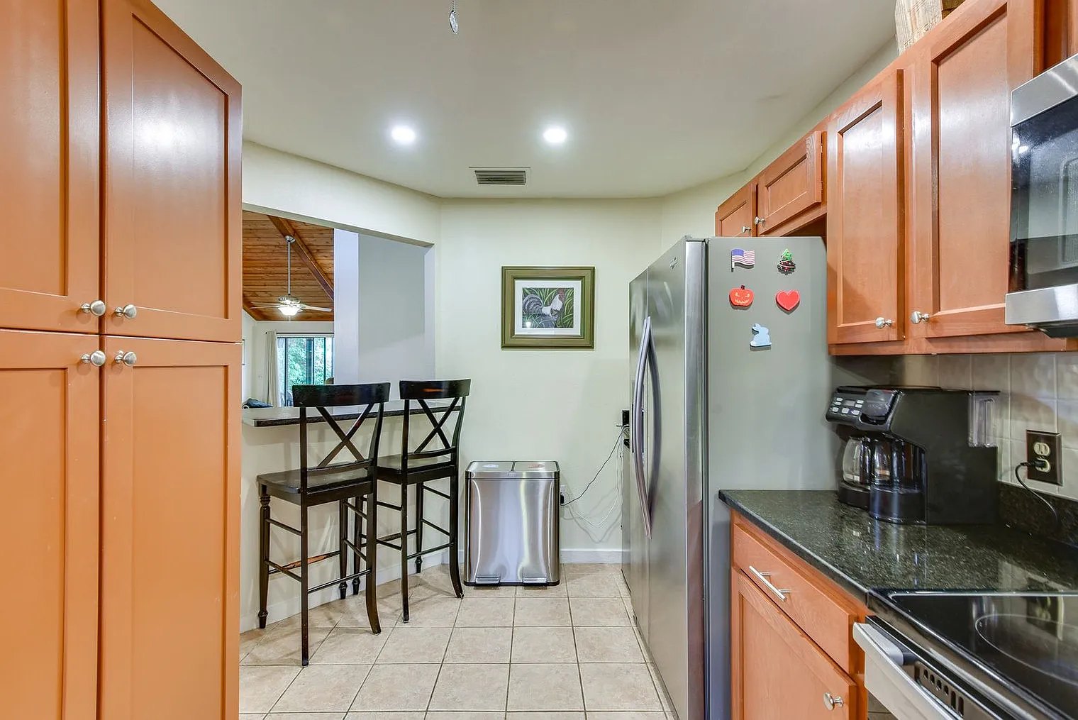 3 bed, 2.0 bath, 1474 sqft, $2,645 — Photo 4