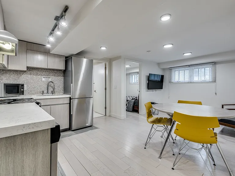1425 Haro St #3 — Photo 6