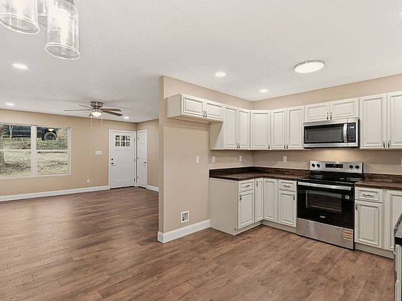 5th image of 220 Nancy Ln