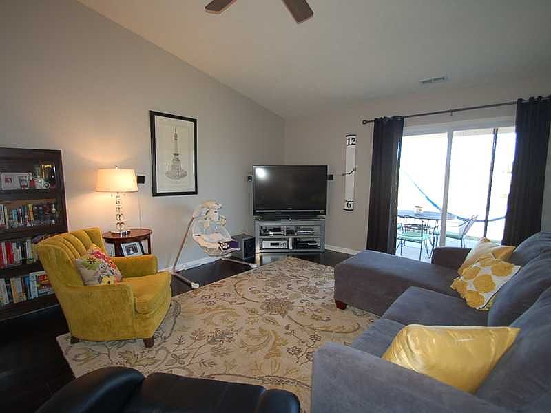 1st image of 8224 Twin River Dr