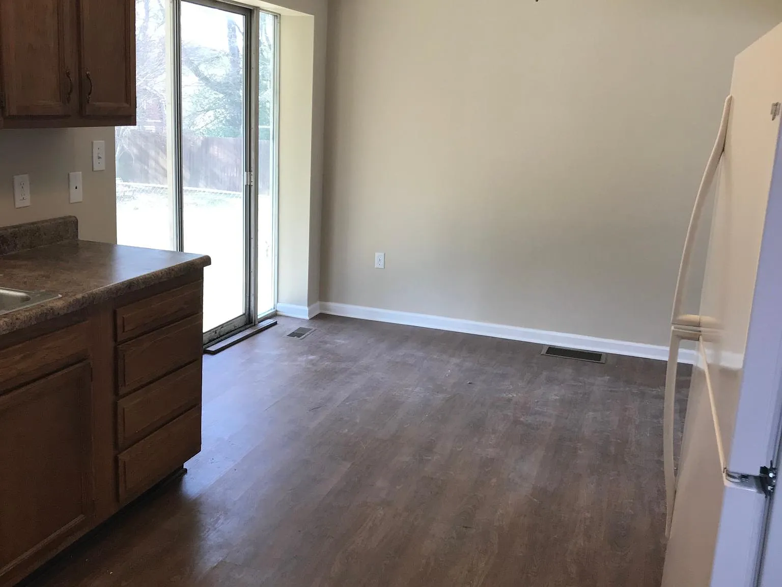 2 bed, 1864 sqft, $1,095 — Photo 3