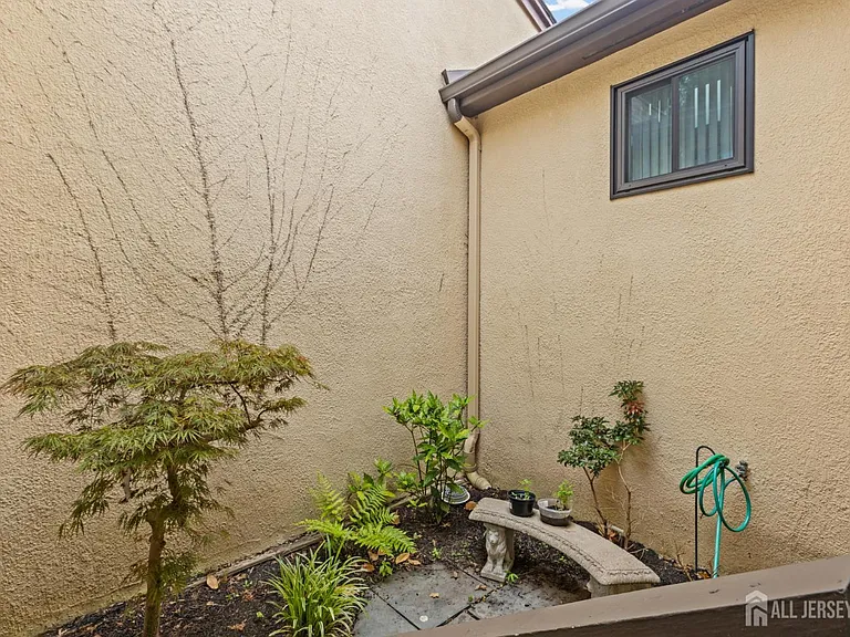 130 Sayre Dr #130 — Photo 18