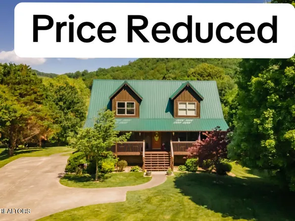 3525 Autumn Woods Ln, Sevierville, TN 37862