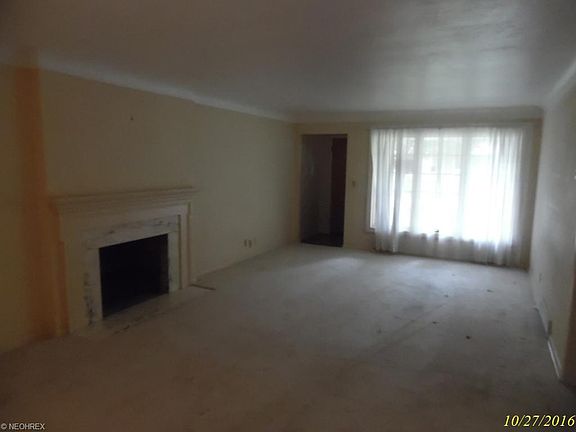 4th image of 2770 Carmen Dr