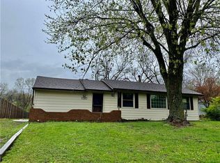 1207 S Berry Rd, Independence, MO 64057