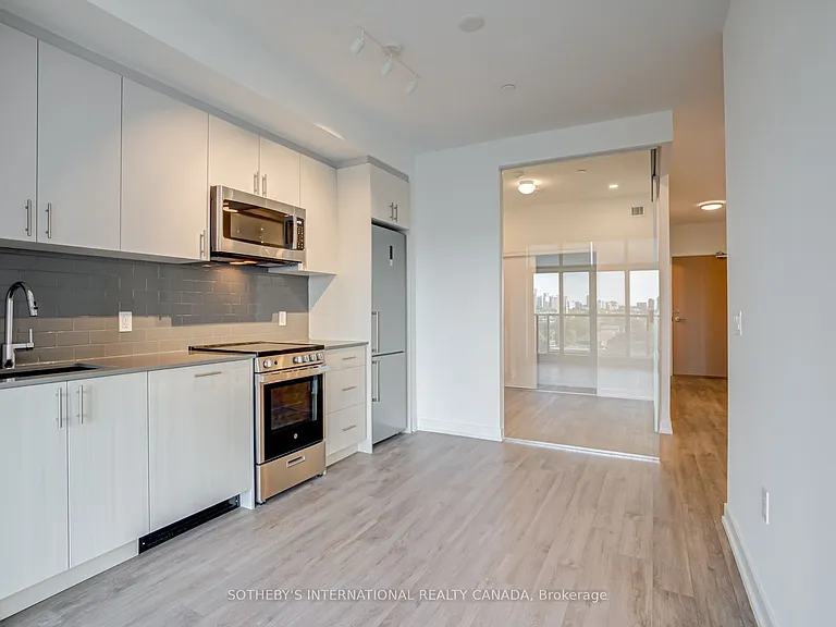 1195 The Queensway Ave #803 — Photo 7