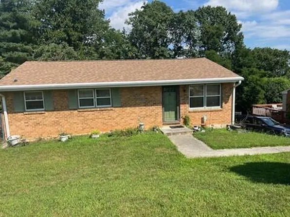 3003 Parham Dr, Roanoke, VA 24014