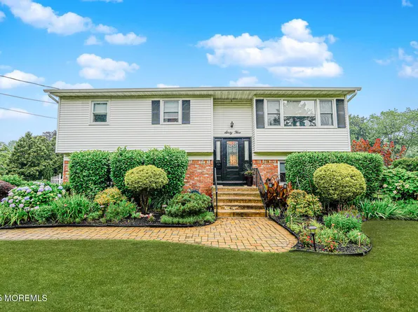 65 Warren Place, Middletown, NJ 07748