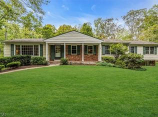 23 Hunters Trl, Warren, NJ 07059