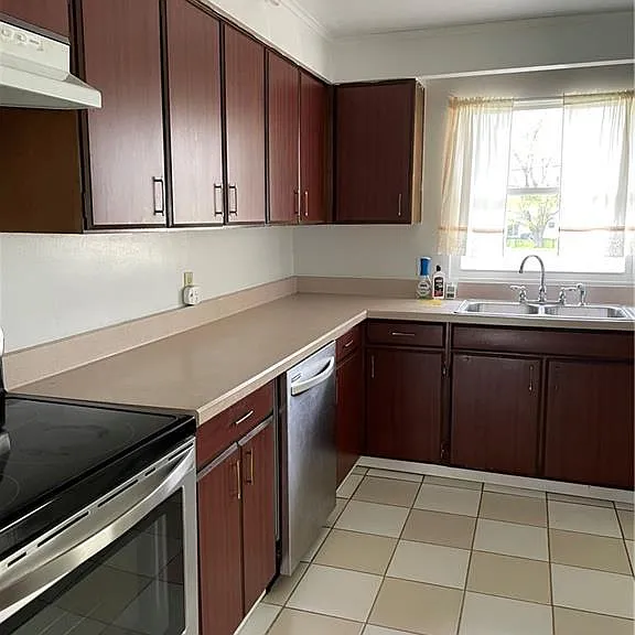 38 Kathy Dr — Photo 3