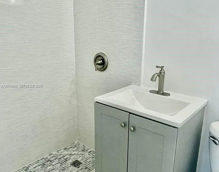 15925 NE 18th Ave — Photo 6
