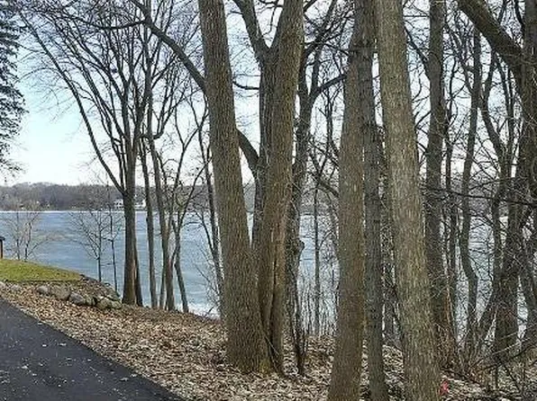 6603 Horseshoe Curv, Chanhassen, MN 55317