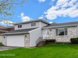 467 Stone Pl, Wheeling, IL 60090