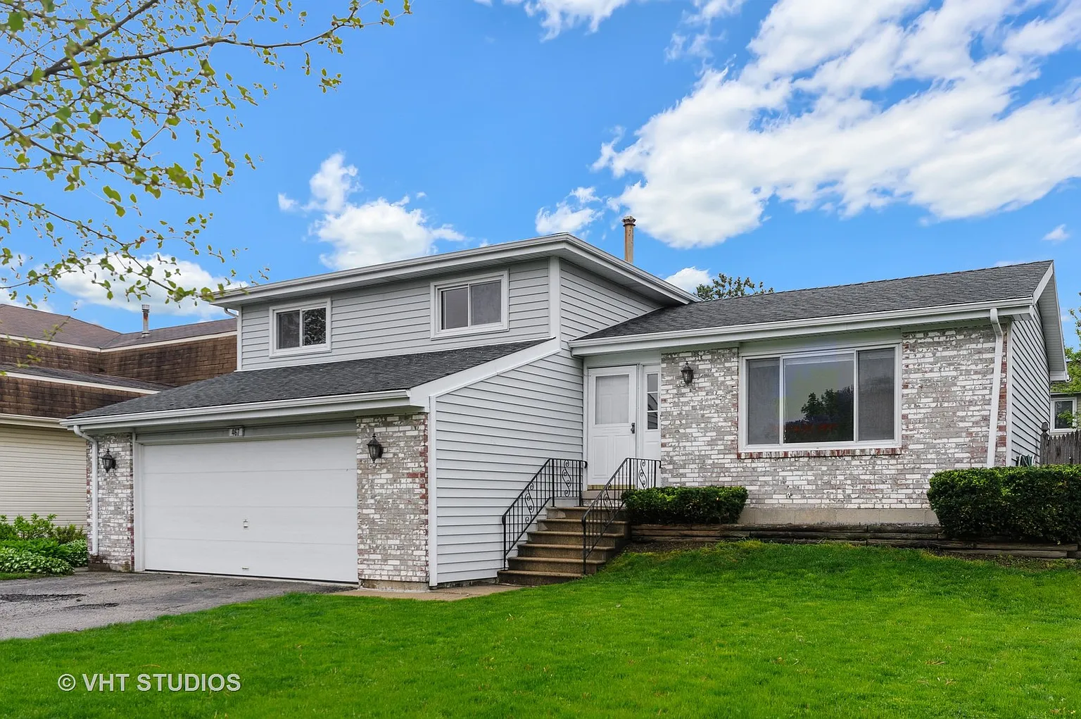 467 Stone Pl photo 1