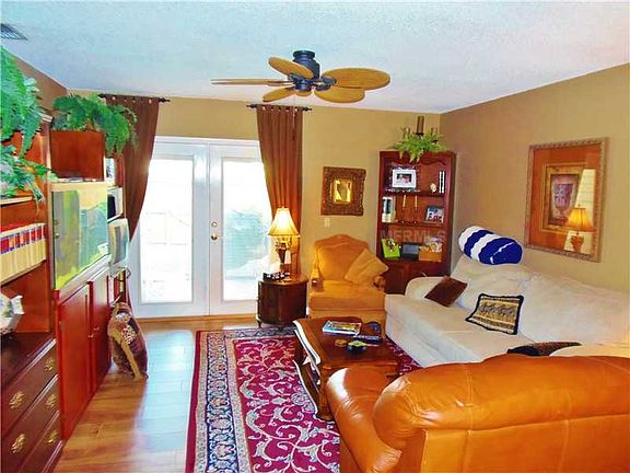 2nd image of 3313 W Wyoming Cir