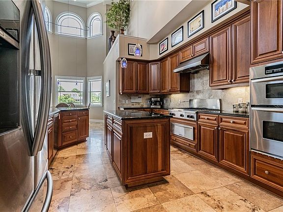 4th image of 340 Westwinds Cir