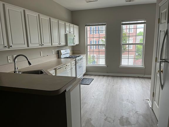 2nd image of 3178 Mill Springs Cir