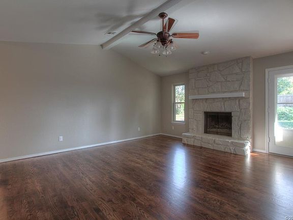 5th image of 1121 N Aster Ave
