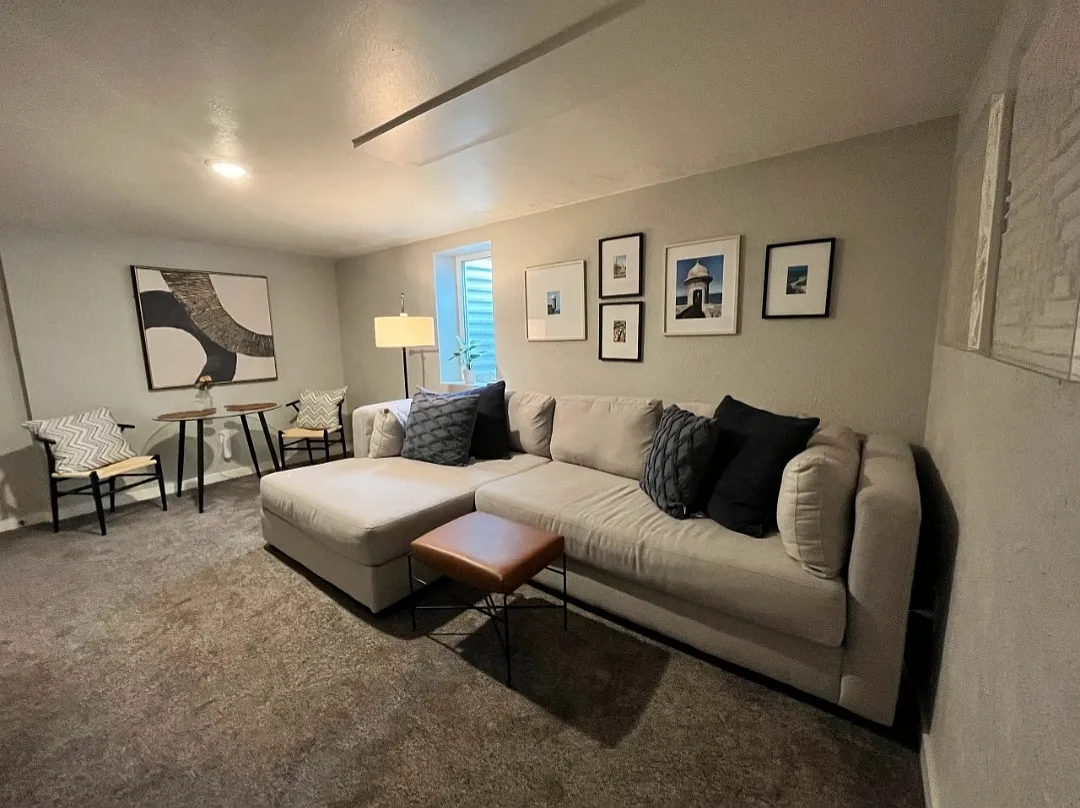 Building Photo - 401 Leo Ln #B