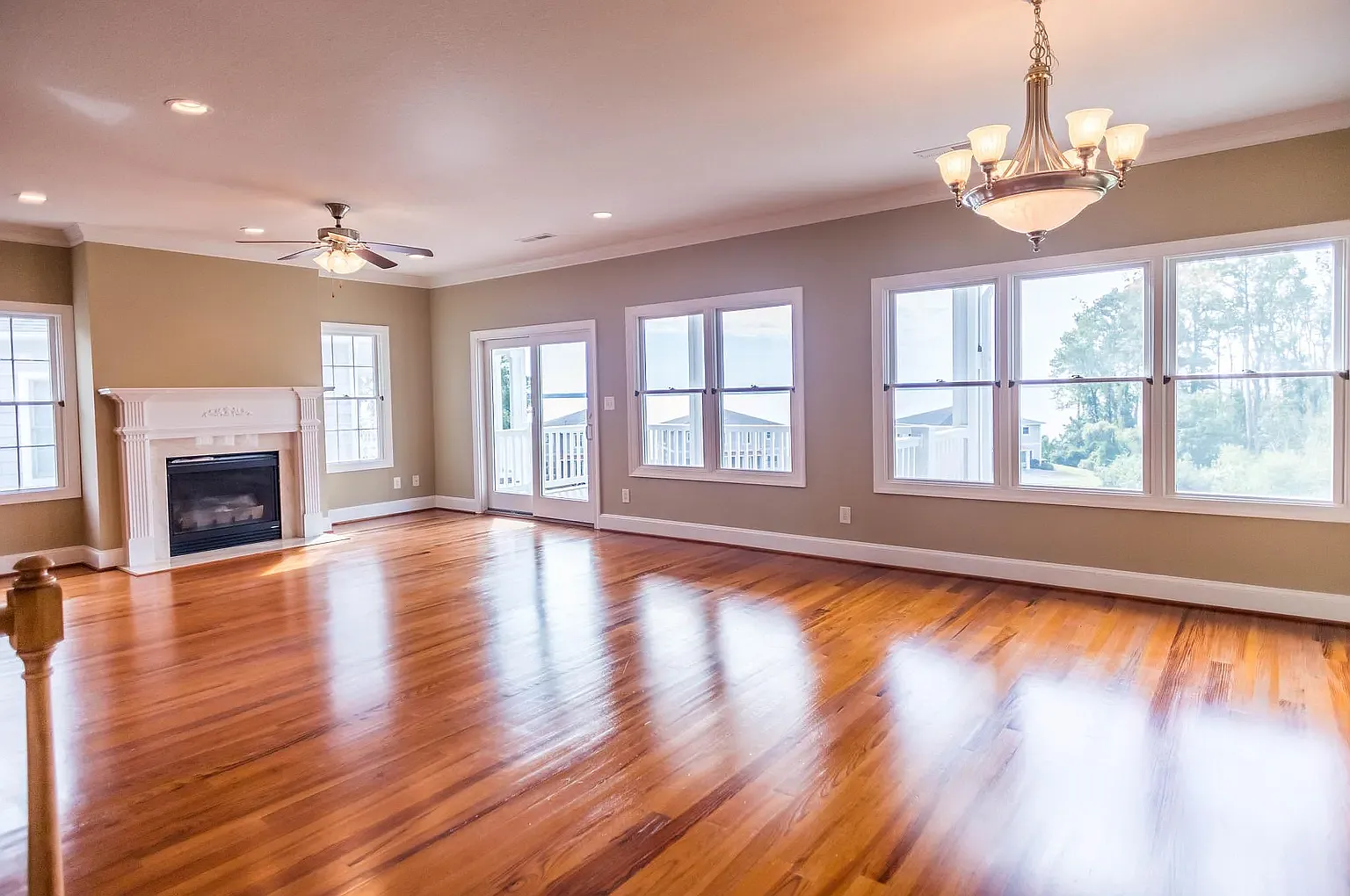 3 bed, 2.5 bath, 1950 sqft, $2,400 — Photo 4