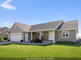 1438 Honor Way, De Pere, WI 54115