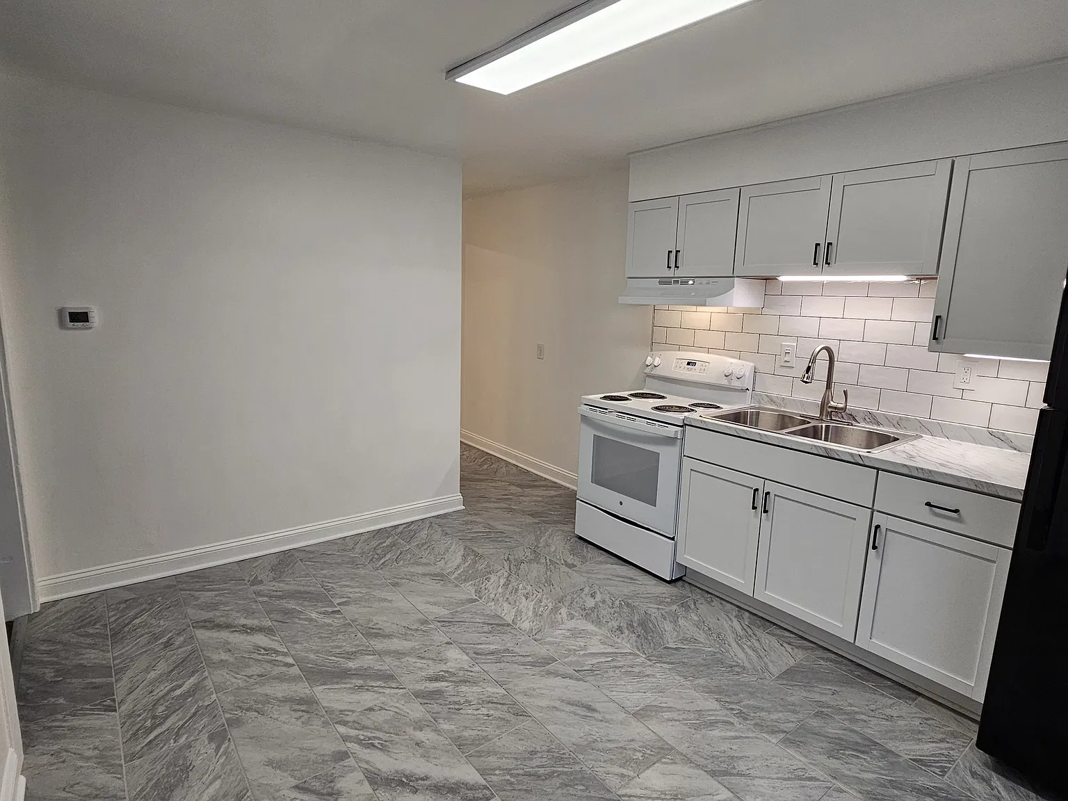 2 bed, $1,100 — Photo 3