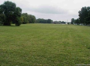 830 S Hickory St, Pana, IL 62557