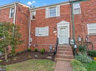14 Ancell St, Alexandria, VA 22305