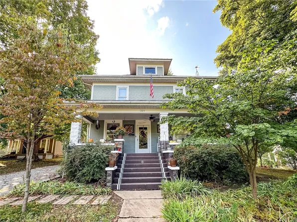 225 S Division St, Westfield, IL 62474