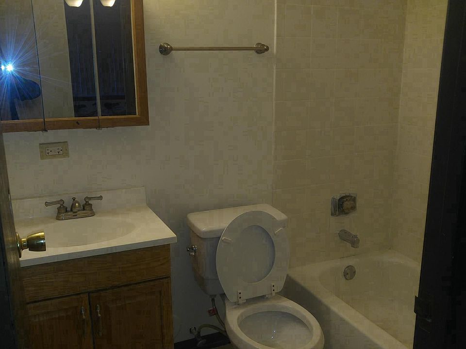 2nd image of 375 Inland Dr APT 1A